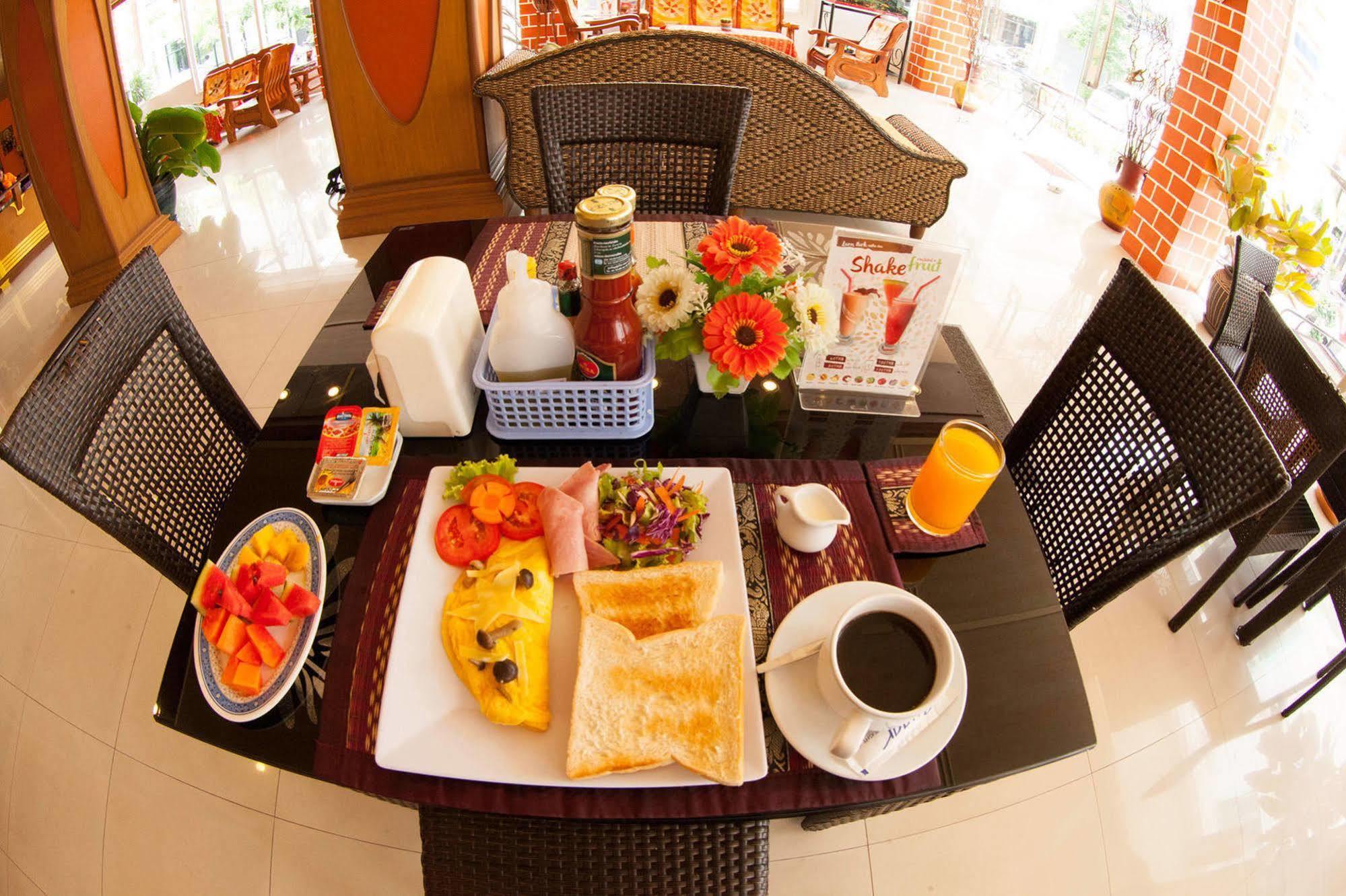 Larn Park Resortel Patong Dış mekan fotoğraf