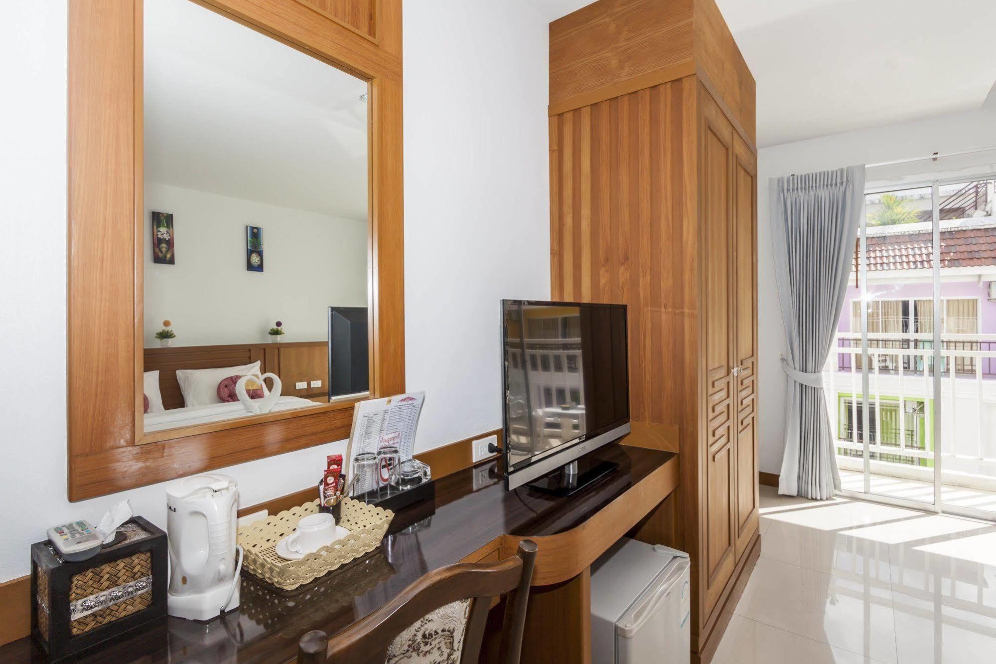 Larn Park Resortel Patong Dış mekan fotoğraf